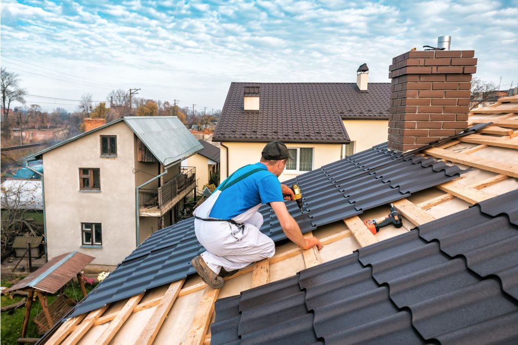 Toiture rénovée par notre entreprise de couverture en Moselle, assurant protection et esthétique.